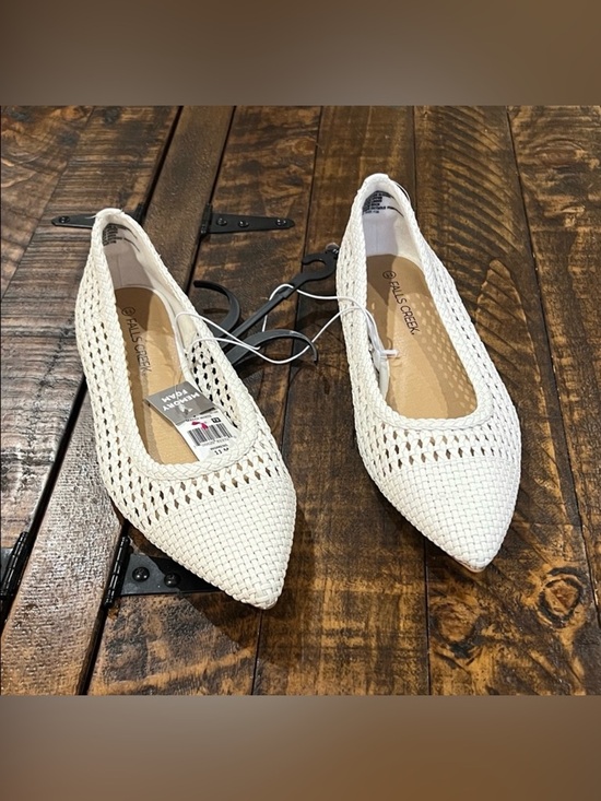 Falls Creek Shoes - White Woven Pointed Flats by Falls Creek size 11